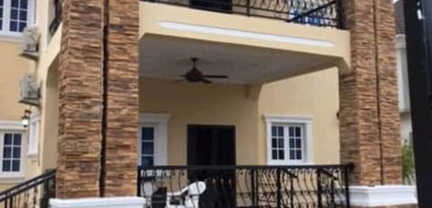 5Bedroom duplex with 3Bdroom BQ. For Sale in Abuja