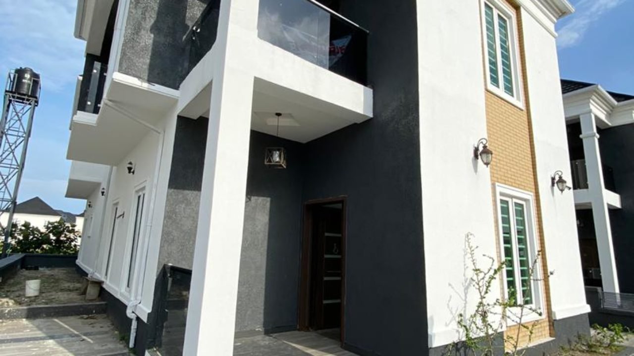 5 Bedroom Super luxury Duplex with Massive Compound that 8(Cars) for Sale in Lekki County