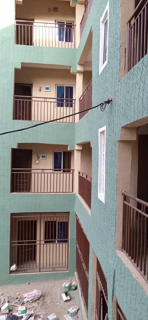 self contain near unizik awka