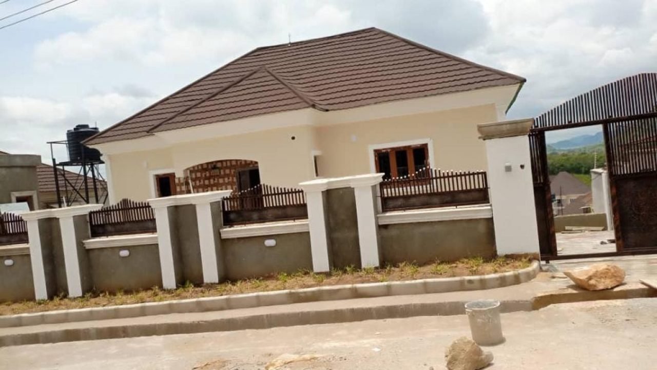 3 BEDROOM BUNGALOW IN ABUJA FOR SALE