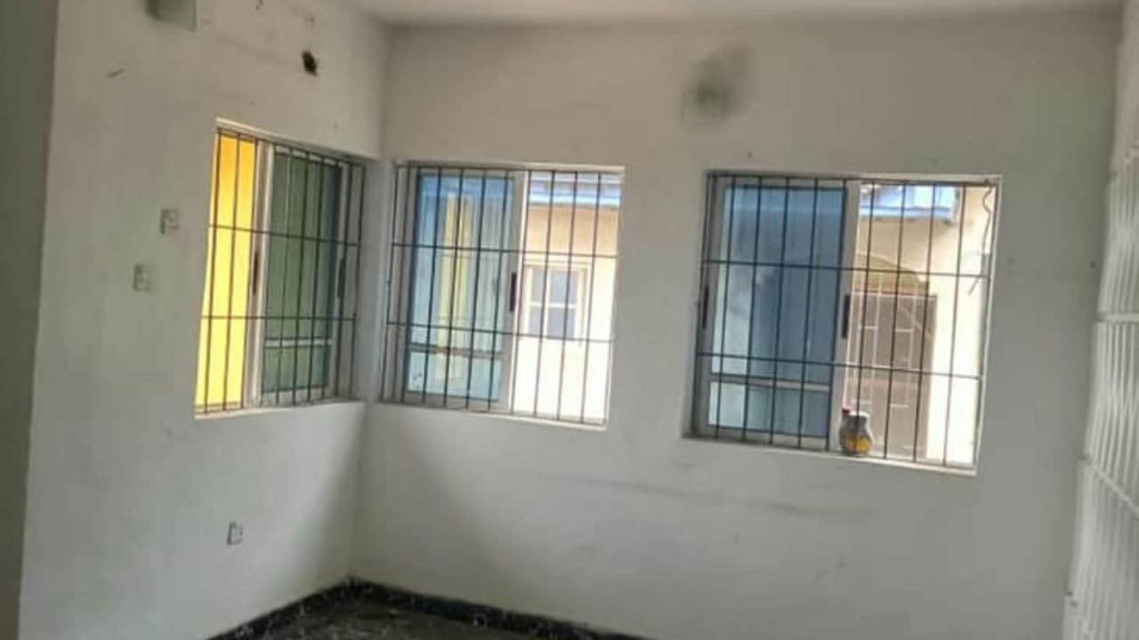 room and parlour for rent in ogudu