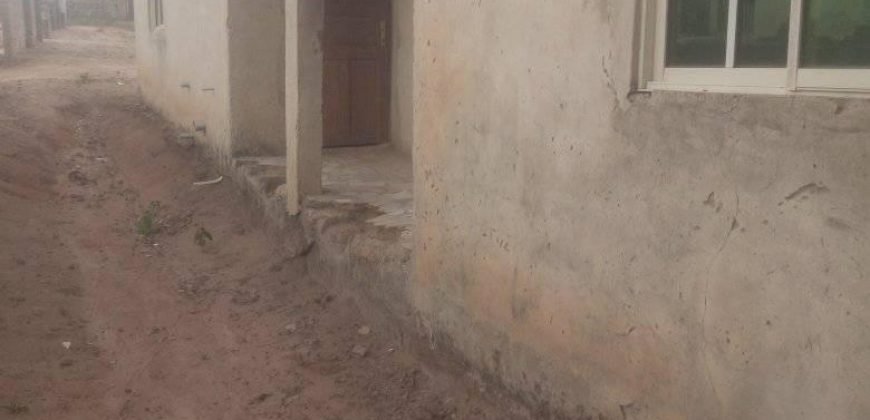 3 bedroom bungalow for sale in agbado crossing