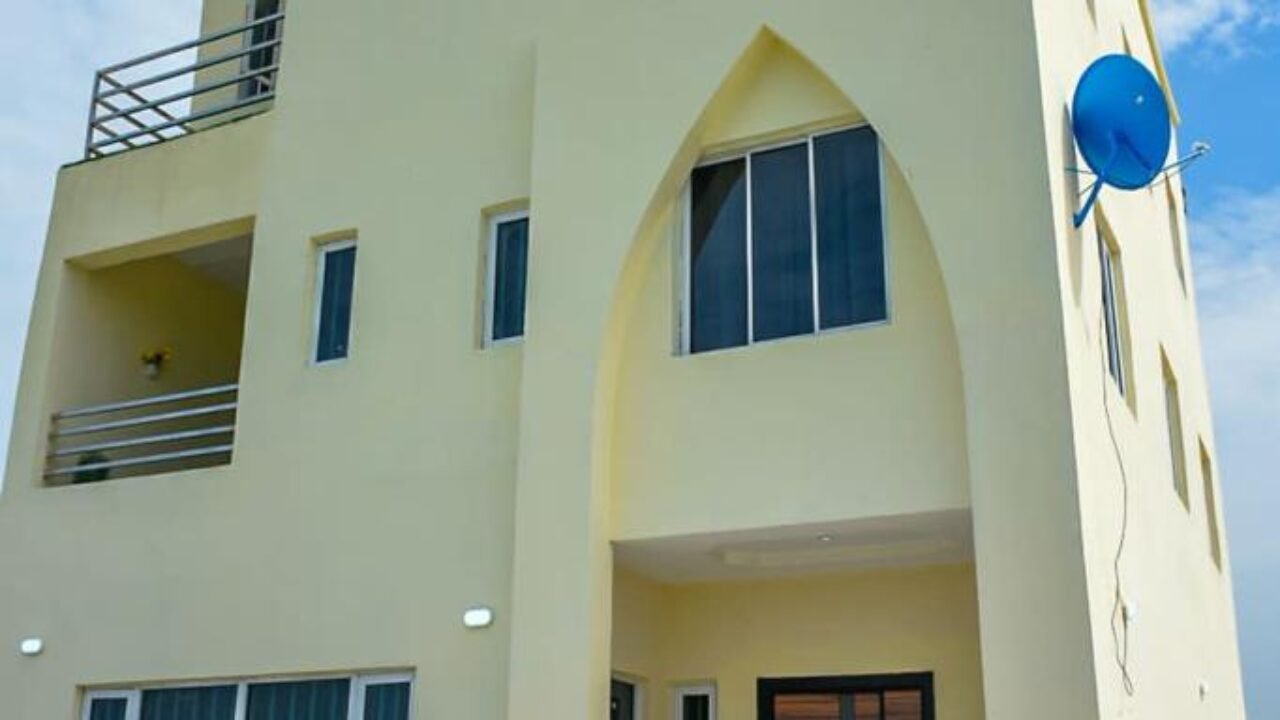 A luxurious house in orchid road lekki, Lagos island