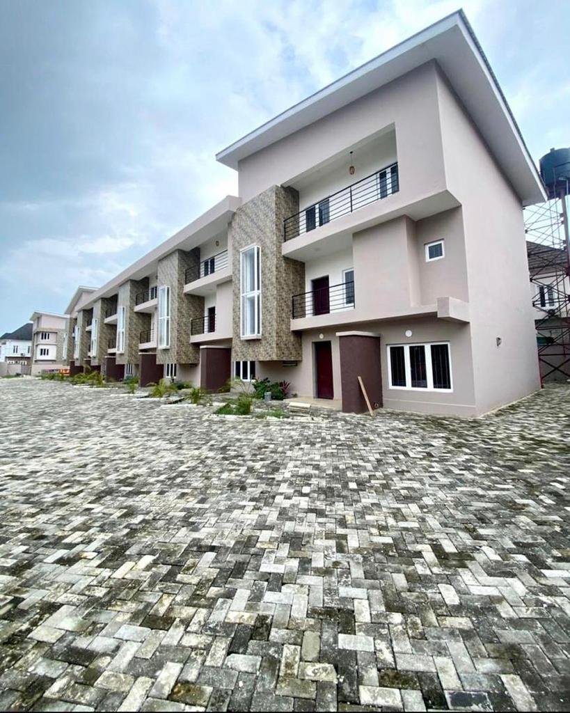 FURNISHED 1 BEDROOM APRTMENT IN CHEVRON LEKKI